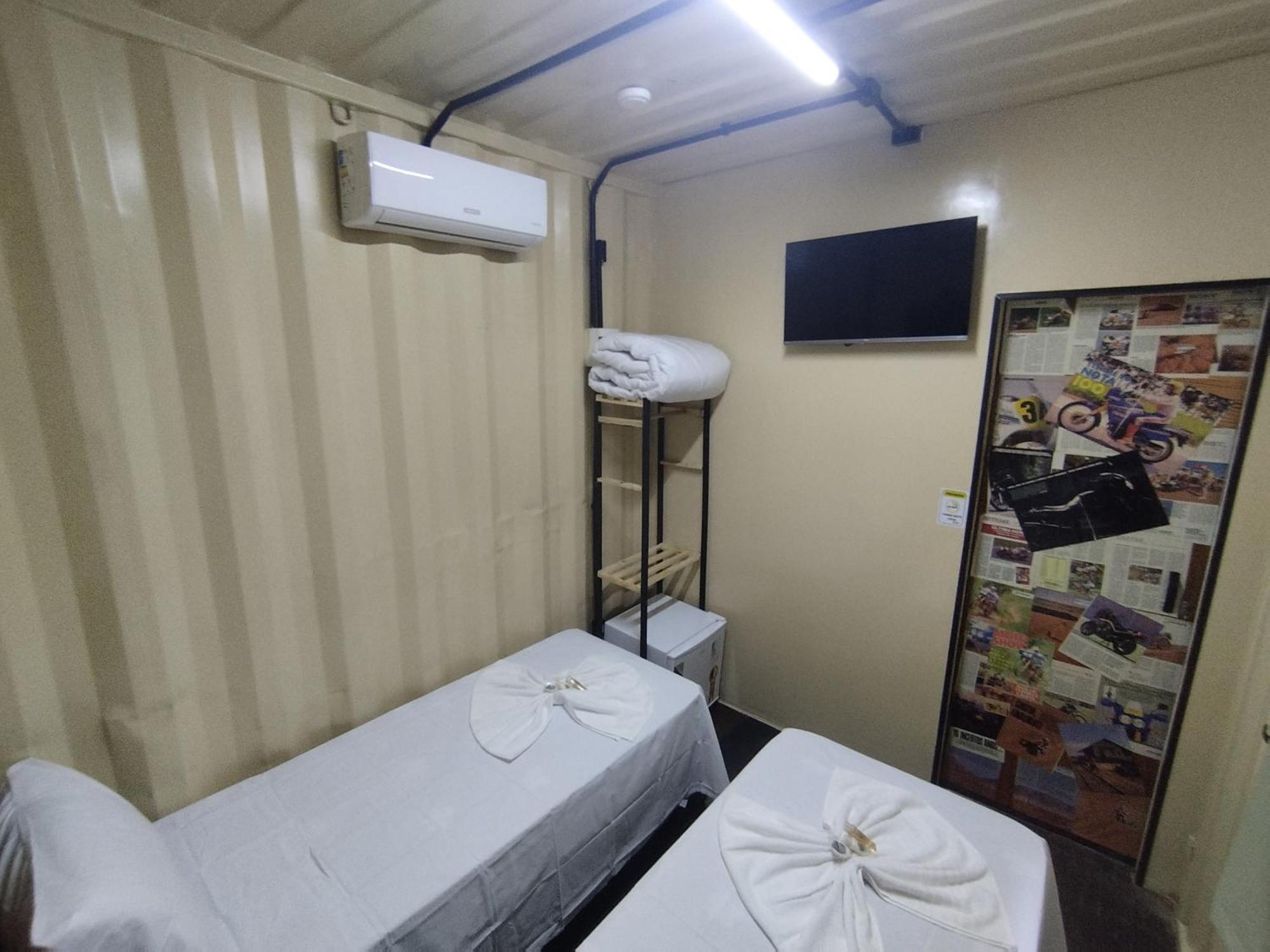 Moto Hotel *